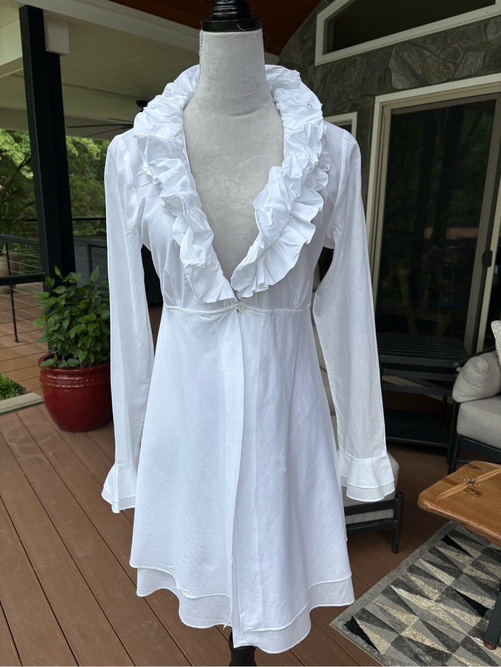 Dialogue White Ruffle-Collar Long Sleeve Split Blouse— GORGEOUS! Size S